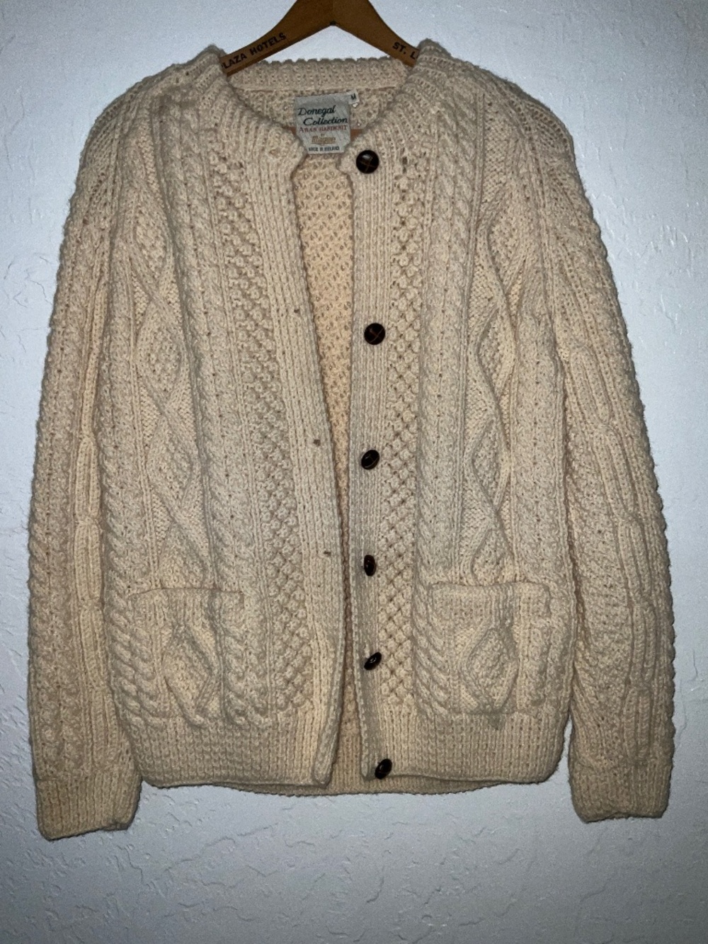 2002 Magee Donegal Collection Aran Handknit Wool Cardigen - Made In Ireland